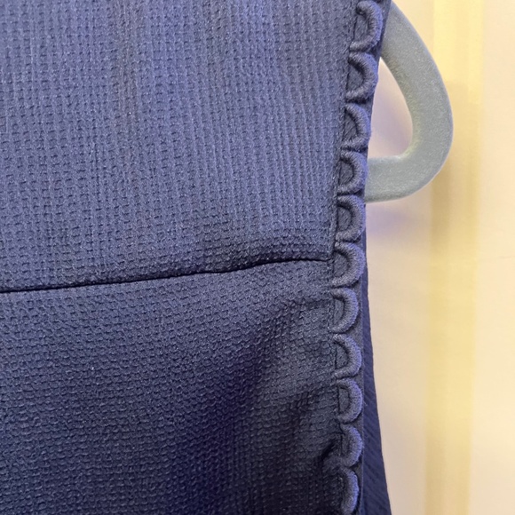 Shell. Ann Taylor, XL Navy Shell with beautiful details - Picture 4 of 5